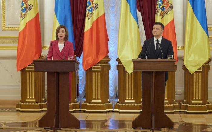 Ukrayna və Moldova prezidentləri Avropa İttifaqının qərarını tarixi adlandırıblar