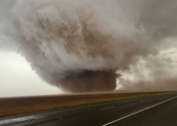 ABŞ-da nəhəng tornado - Video