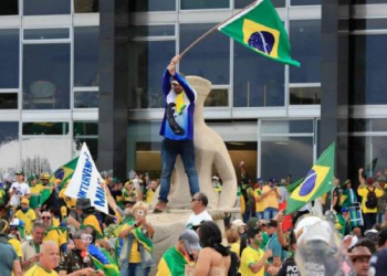 Braziliya iğtişaşlarının arxasında kim dayanır: Bolsonaro, Tramp, yoxsa Stiv Benon?