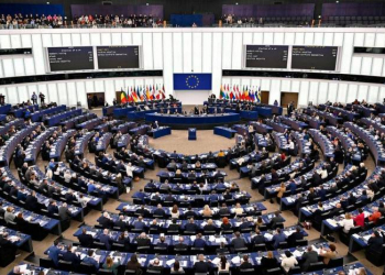 Avropa komissarı Oliver Varhelyi Avropa Parlamentinin deputatlarını idiot adlandırıb