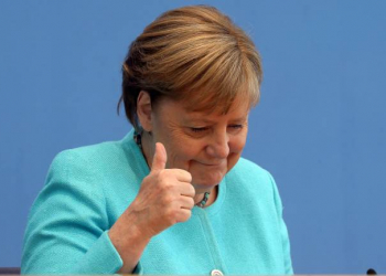 Merkel tətil biletlərində qənaət etməyə qərar verib