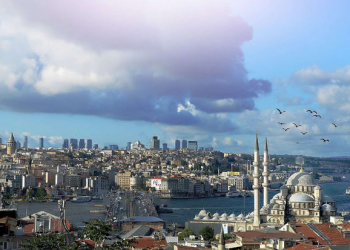 Ərdoğan: “İstanbulda 220 mindən çox yaşayış binası risk altındadır”