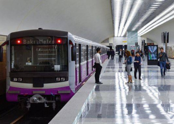 Bakı metrosunda gecikmə: Sərnişinlər “Ulduz” stansiyasında düşürüldülər - Yenilənib