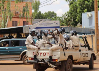 Nigerdə qiyamçılar əhalidən ölkəni müdafiə etməyi xahiş edir...