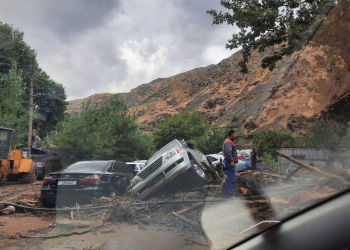 Tacikistanda güclü yağış 13 nəfərin həyatına son qoyub...