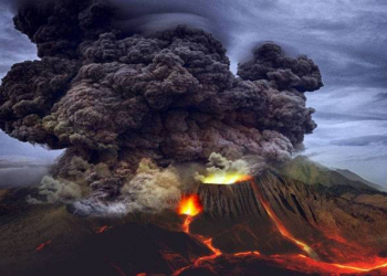 Kamçatkada Bezimyannı vulkanı püskürüb - Video