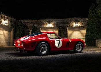 1962-ci ildə buraxılan Ferrari 51,7 milyon dollara satılıb