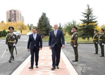 Ermənistan və Gürcüstanın müdafiə nazirləri əməkdaşlıq planı imzalayıblar
