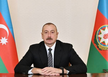 Azərbaycan Prezidenti Sankt-Peterburqda “Böyük Peterhof Sarayı” ilə tanış olub