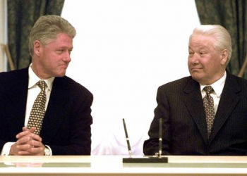 Yeltsin Klintondan Rusiyanı NATO-ya qəbul etməyi xahiş edib...