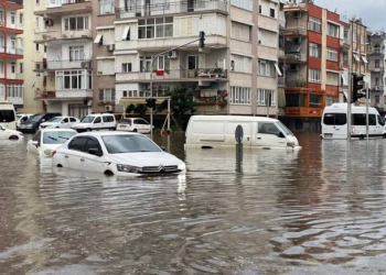Antalyada sel: 1 nəfər ölüb, məktəblərdə tətil elan edilib