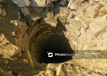 “Sovetski”də aşkarlanan qədim quyu və tunellərə görə söküntü dayandırıldı - Foto
