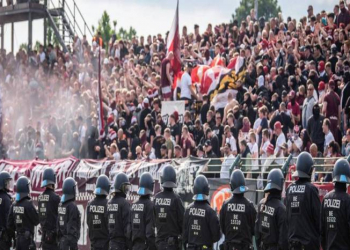 Almaniyada futbol matçı zamanı iğtişaş: 155 polis xəsarət aldı