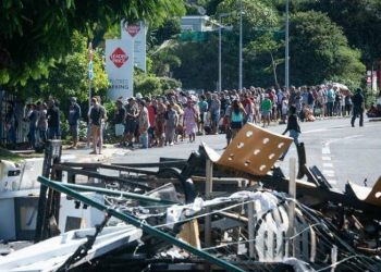 Yeni Kaledoniyada etirazçılar yolları bağlamağa cəhd edirlər