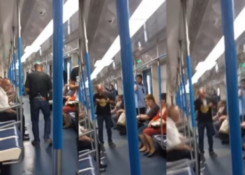 Bakı metrosunda sərnişin siqaret çəkdi - Video