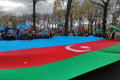 Azərbaycanlılar Fransa Milli Assambleyasının qarşısında etiraz aksiyası keçirirlər