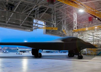 ABŞ nüvə silahı daşıyan yeni nəsil “B-21 Raider”i təqdim edib