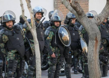 İranda təhlükəsizlik qüvvələri xalqa qarşı kimyəvi silahdan istifadə edir...