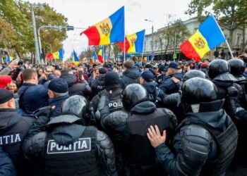 Moldovada polislə etirazçılar arasında toqquşma olub